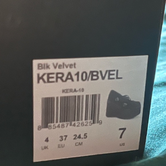 Demonia - Kera -10 black velvet platform - Picture 3 of 3